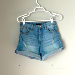 Kendal amd Kylie Jean short